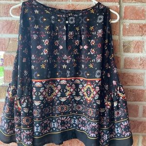 Romeo & Juliet Exposed Shoulder Bell Sleeve Top